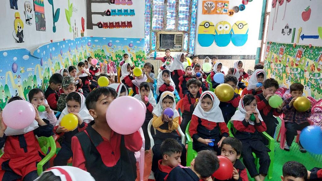 جشن بادبادکها و قصهگویی؛ هدیه کانون لیکک به کودکان در دومین روز هفته ملی کودک