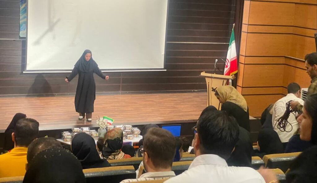 هفته ملی کودک در مرکز شماره ۴ کانون کرمانشاه با میزبانی «نوخوانها» و خانوادهها آغاز شد