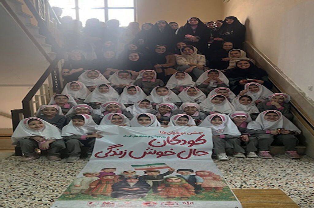 کارگاه نقاشیِ امنیت، با دستان کودک و نگاه مادر