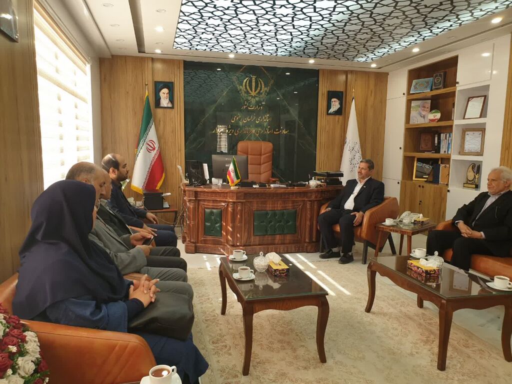 دیدار مدیرکل استان با فرماندار سبزوار در هفته ملی کودک