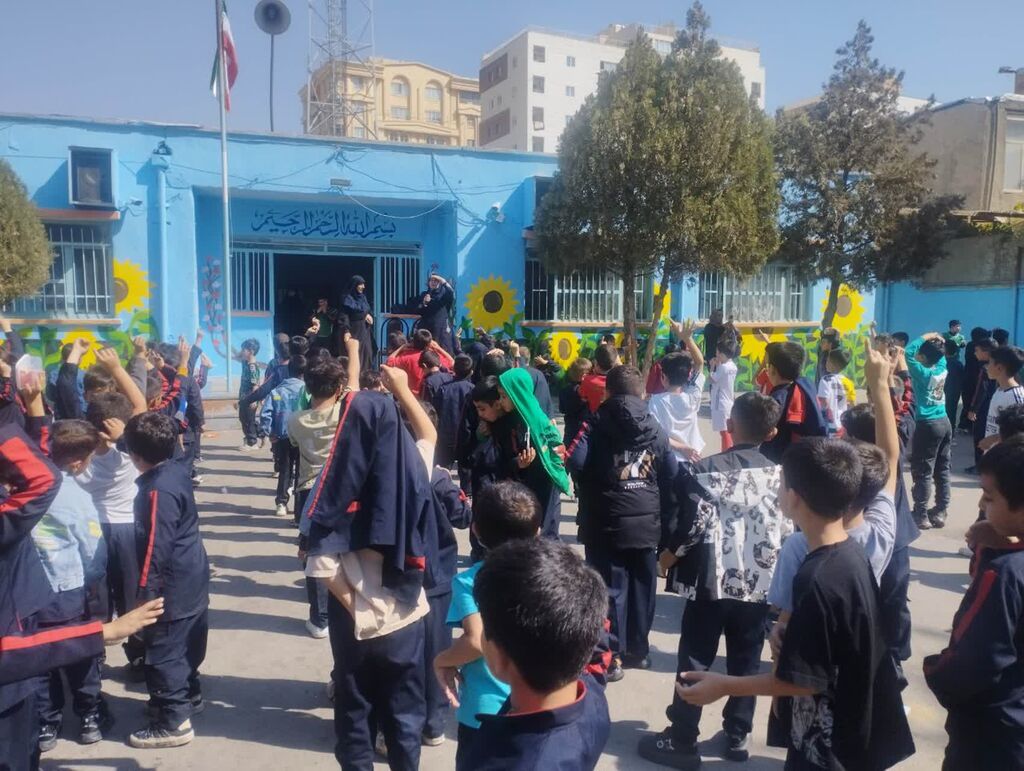 سفر قصهها به مدارس البرز