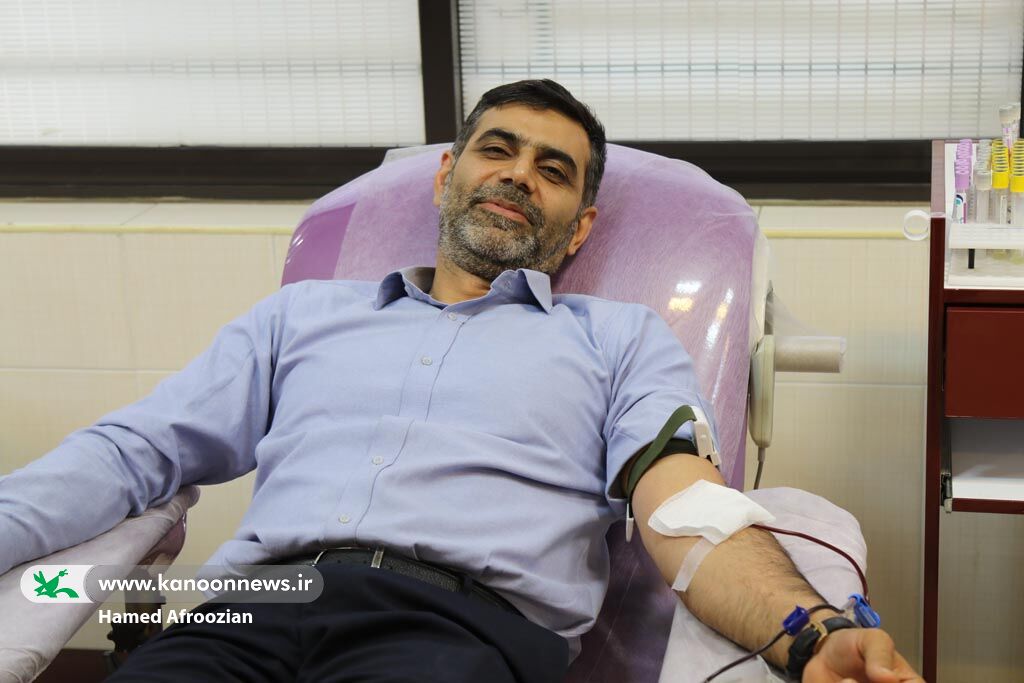 کارکنان کانون پرورش فکری مازندران با اهدای خون، روز جهانی کودک را گرامی داشتند