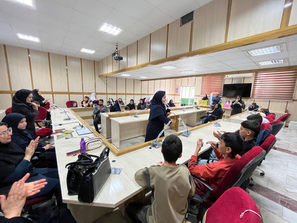 قصهگویی شاد برای دانشآموزان با نیازهای ویژه در یاسوج