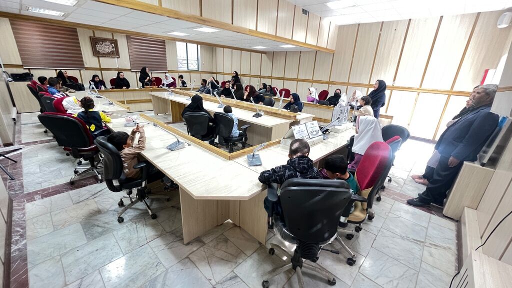 قصهگویی شاد برای دانشآموزان با نیازهای ویژه در یاسوج