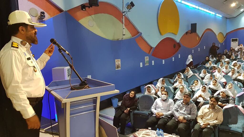 پیوند پلیس و کودک در جشن هفته ملی کودک کانون کرمانشاه