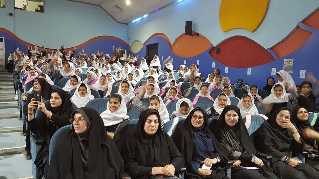 پیوند پلیس و کودک در جشن هفته ملی کودک کانون کرمانشاه