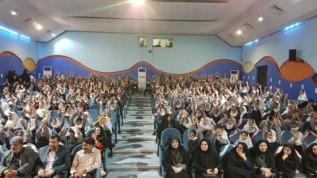 پیوند پلیس و کودک در جشن هفته ملی کودک کانون کرمانشاه