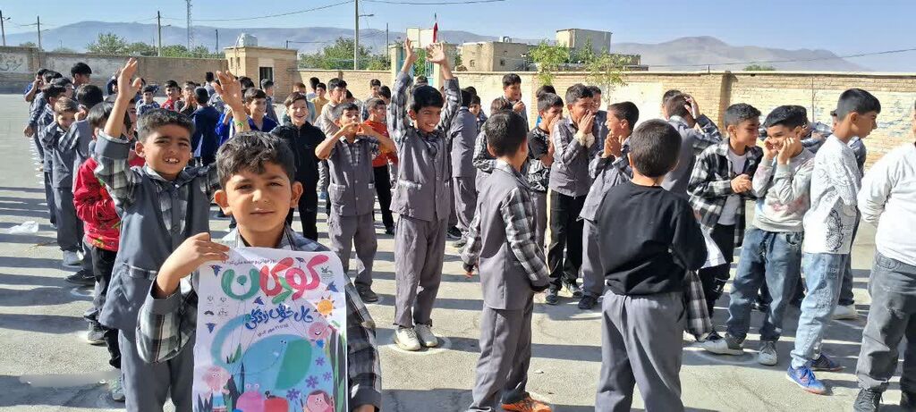 جشن هفته ملی کودک با شور و نشاط بازی‌های محلی در روستای قارلق کنگاور