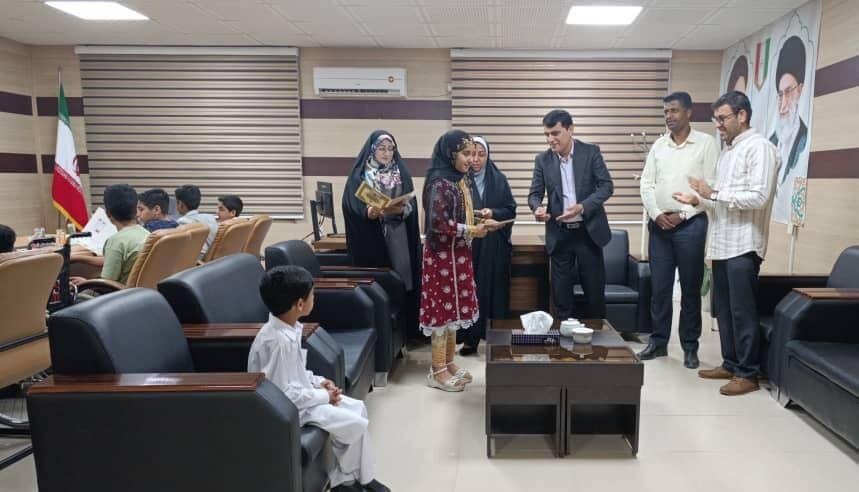 دیدار کودکان نخبه شهرستان جاسک با فرماندار