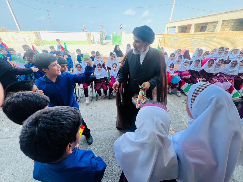 زنگ دوستی در مدارس سراسر شهرستان جاسک نواخته شد