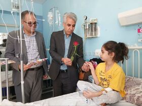 عیادت از کودکان بیمار کاشمر همزمان با هفته ملی کودک