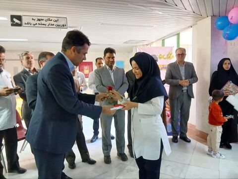 عیادت از کودکان بیمار کاشمر همزمان با هفته ملی کودک با کودکان