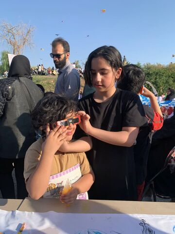 جشن پرواز بادبادک‌ها و برنامه های متنوع  با حضور کودکان و خانواده‌های ایلامی به روایت تصویر