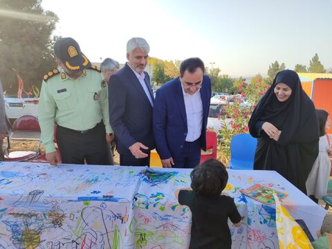 جشن پرواز بادبادک‌ها و برنامه های متنوع  با حضور کودکان و خانواده‌های ایلامی به روایت تصویر