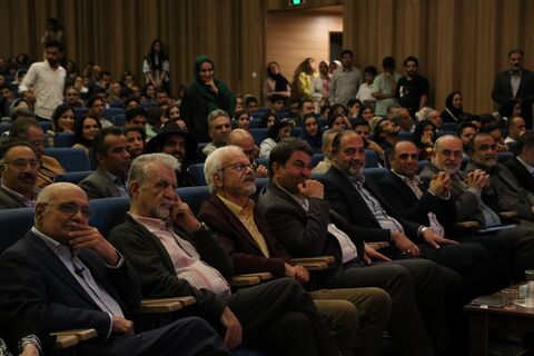 آیین تجلیل از هوشنگ مرادی کرمانی در برنامه کارنامه