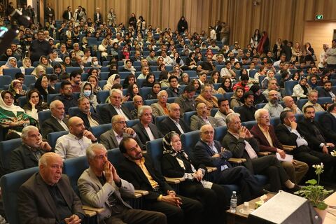 آیین تجلیل از هوشنگ مرادی کرمانی در برنامه کارنامه