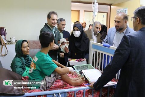 عیادت از کودکان بیمار در سومین روز هفته ملی کودک