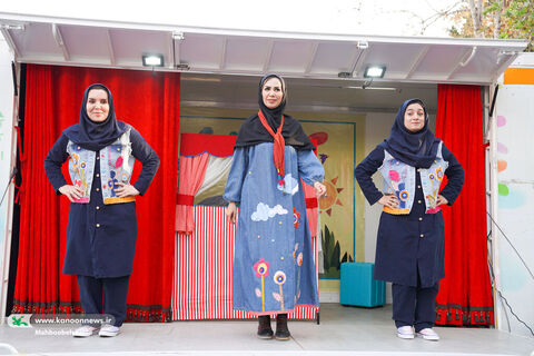 جنگ شادی و شادپیمایی عروسک‌های بلند قامت
