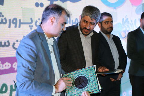 جشن بزرگ هفته ملی کودک و نوخوان‌ها به همراه جنگ شادی با حضور مل‌مل