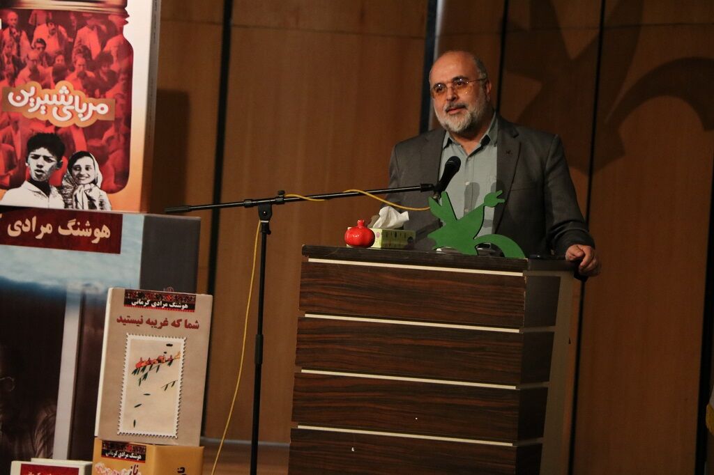 آیین تجلیل از هوشنگ مرادی کرمانی در برنامه کارنامه جامعه ایران مدیون هوشنگ مرادیکرمانی است