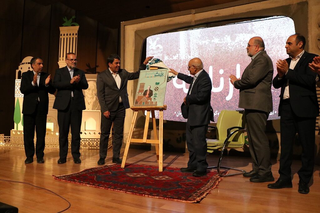 صادقانه نوشتم، بر دل نشست و ماندگار شد