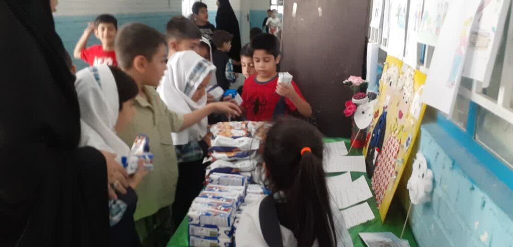 فعالیت مرکز قصرشیرین و شبکه بهداشت در مدارس به مناسبت هفته ملی کودک