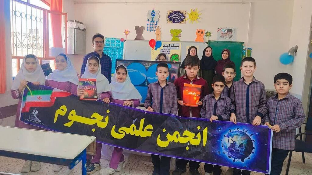 اجرای برنامه پیک امید کانون مرکز کازرون در روستای گلستان