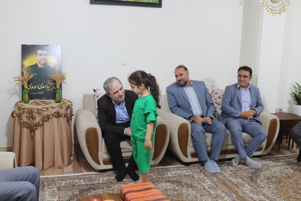 تجلیل از خانواده شهید مدافع حرم در سومین روز هفته ملی کودک مازندران
