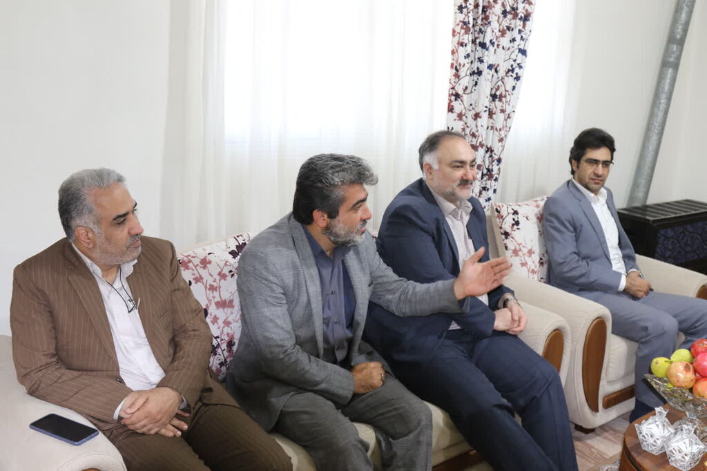 تجلیل از خانواده شهید مدافع حرم در سومین روز هفته ملی کودک مازندران