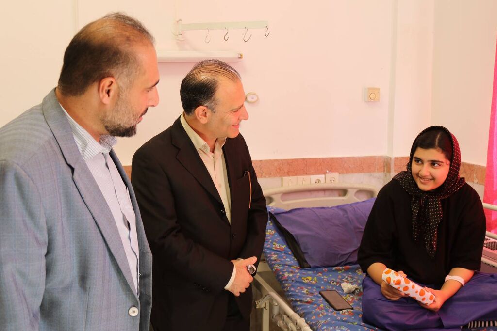 لبخند شادی بر لبان  کودکان بیمارستان بوعلی‌سینا ساری شکوفا شد