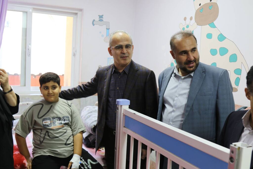 لبخند شادی بر لبان  کودکان بیمارستان بوعلی‌سینا ساری شکوفا شد