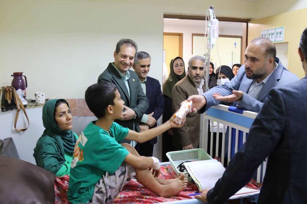 لبخند شادی بر لبان  کودکان بیمارستان بوعلیسینا ساری شکوفا شد