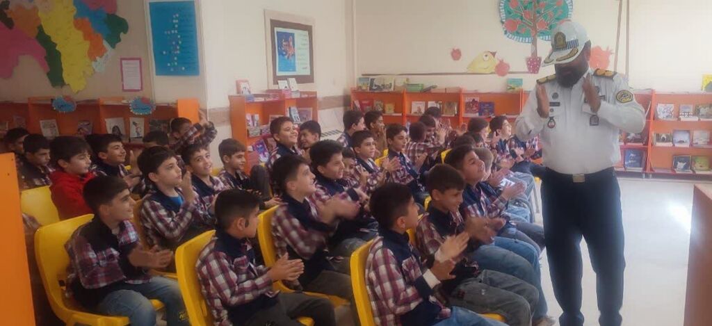 جشن هفته ملی کودک در مرکز شماره ۱۴ با حضور گرم پلیس راهور