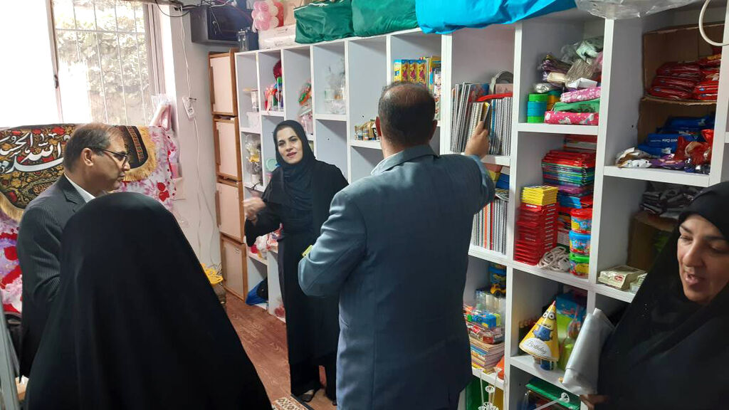 تقدیم لبخند به کودکان؛ اجرای برنامههای فرهنگی کانون در مرکز خیریه نکا