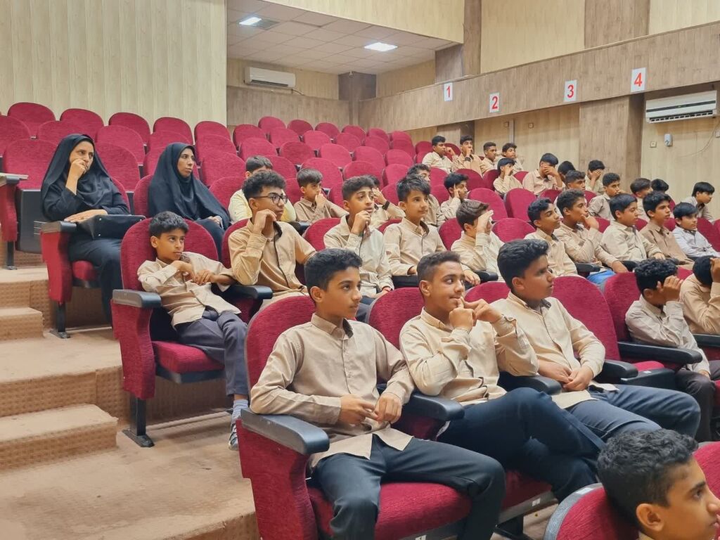 برگزاری نشست آگاهیبخشی در حوزه مواد مخدر و آسیبهای اجتماعی در مرکز ابوموسی