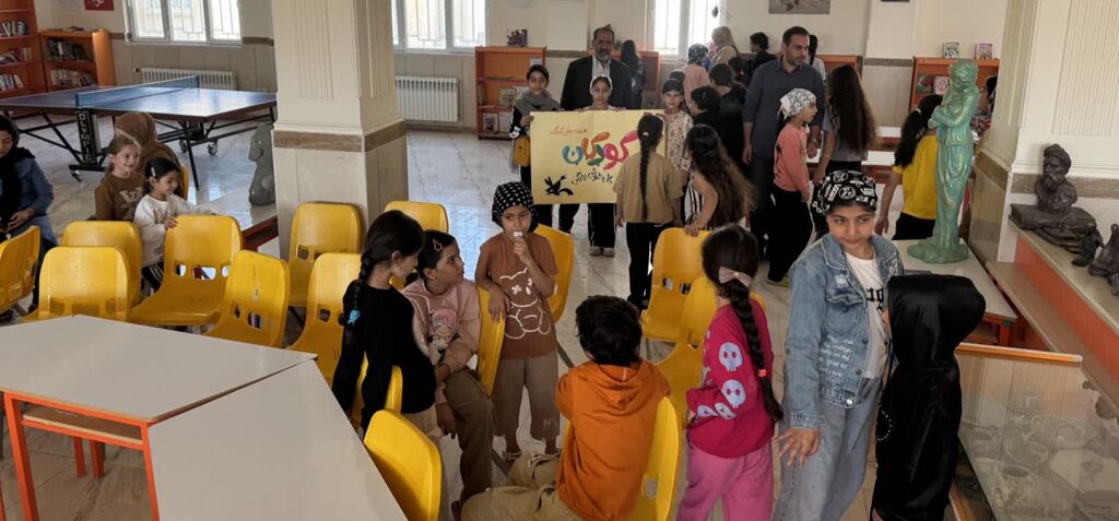 نمایشگاه تجسمی مرکز شماره ۳ اسلامآباد غرب در هفته ملی کودک