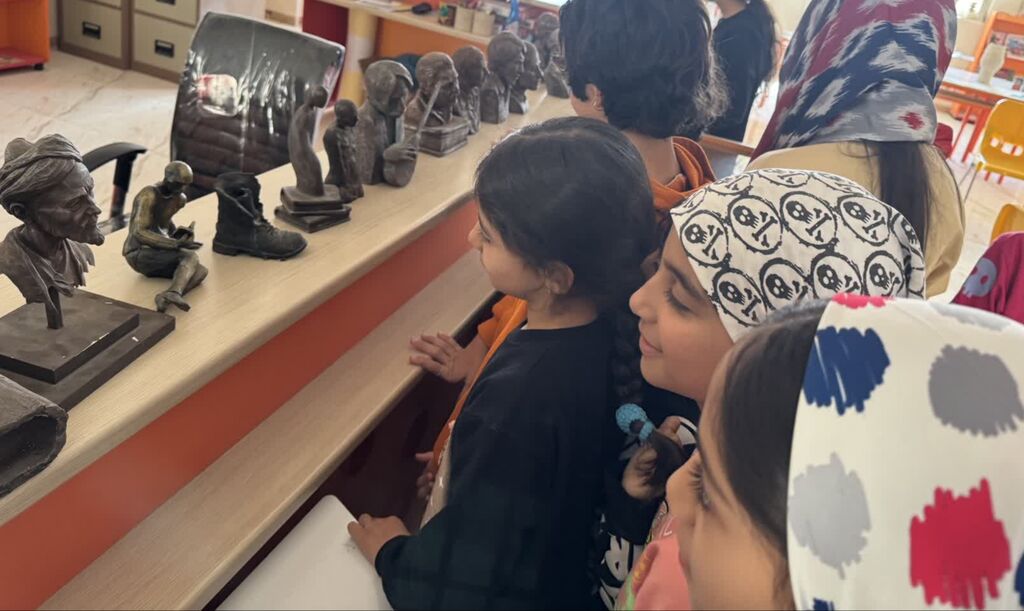 نمایشگاه تجسمی مرکز شماره ۳ اسلامآباد غرب در هفته ملی کودک