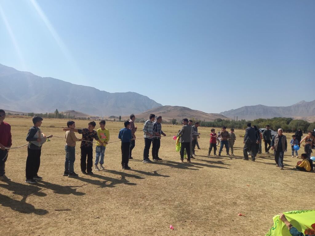 پرواز بادبادکها در آسمان ایران؛ جشن «حال خوش زندگی» برای کودکان