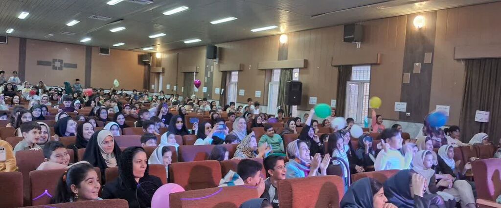 جشن بزرگ کودکانه در کنگاور با محوریت نشاط اجتماعی