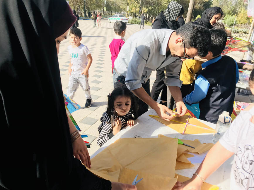 جشنواره بادبادکها جلوهای از حال خوش زندگی کودکان بود