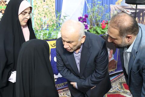 قرائت بیانیه عضو کودک کانون مازندران و سخنرانی پیش از خطبه مدیرکل کانون مازندران در نمازجمعه ساری