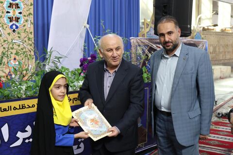 قرائت بیانیه عضو کودک کانون مازندران و سخنرانی پیش از خطبه مدیرکل کانون مازندران در نمازجمعه ساری