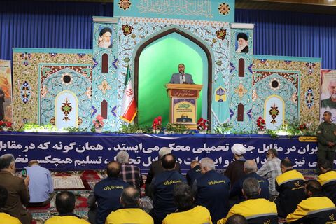 قرائت بیانیه عضو کودک کانون مازندران و سخنرانی پیش از خطبه مدیرکل کانون مازندران در نمازجمعه ساری