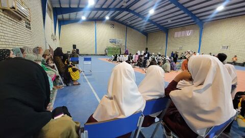 به همت کانون هرمزگان در روستای سرخون ؛جنگ شاد و نمایش حسن کچل برگزار شد