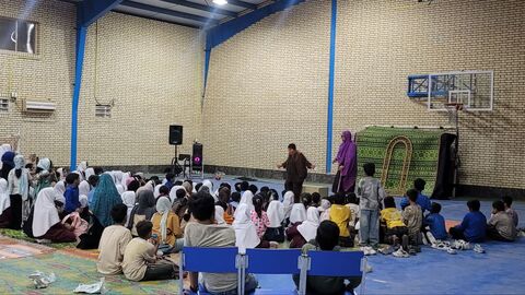 به همت کانون هرمزگان در روستای سرخون ؛جنگ شاد و نمایش حسن کچل برگزار شد