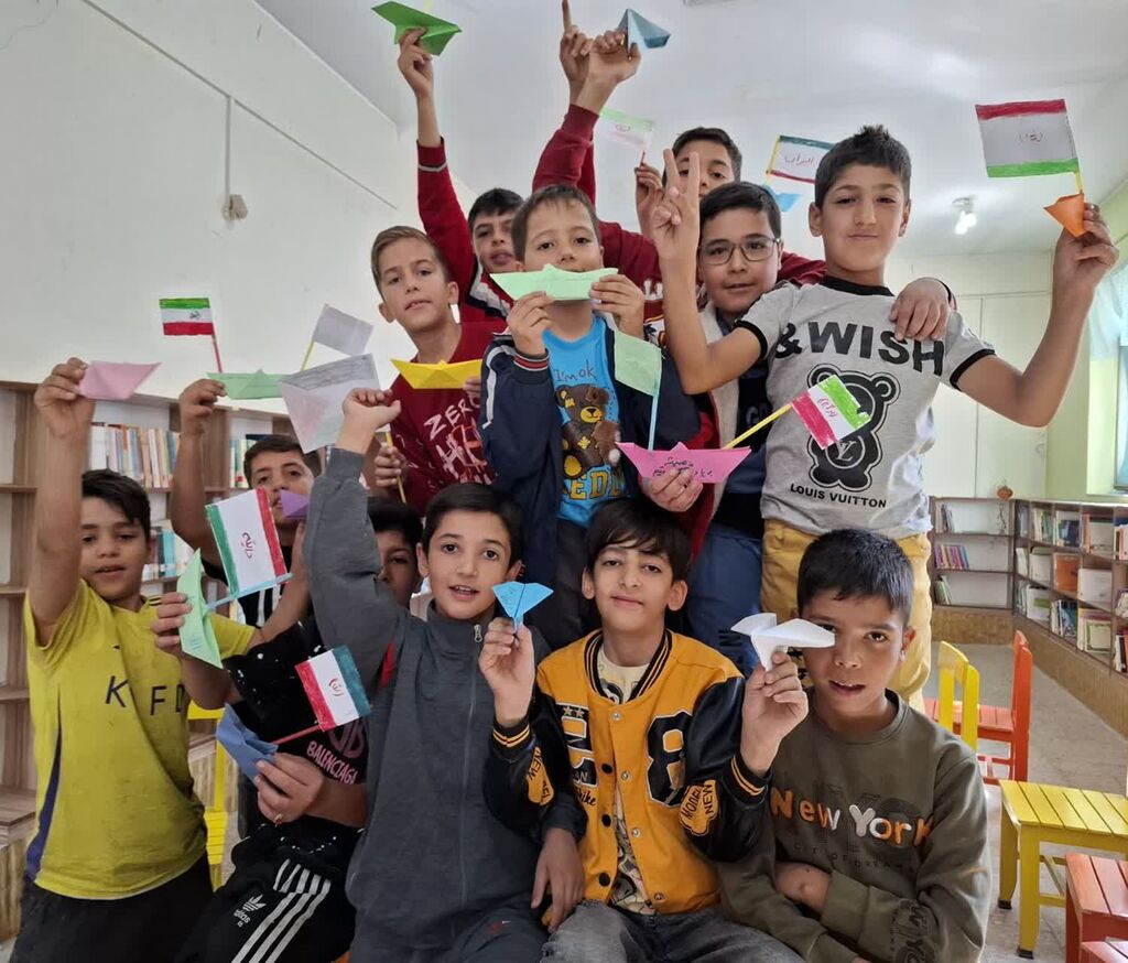 ساخت قایقهای صمود با دستان کودکانه