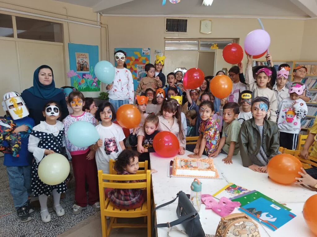 ساخت قایقهای صمود با دستان کودکانه