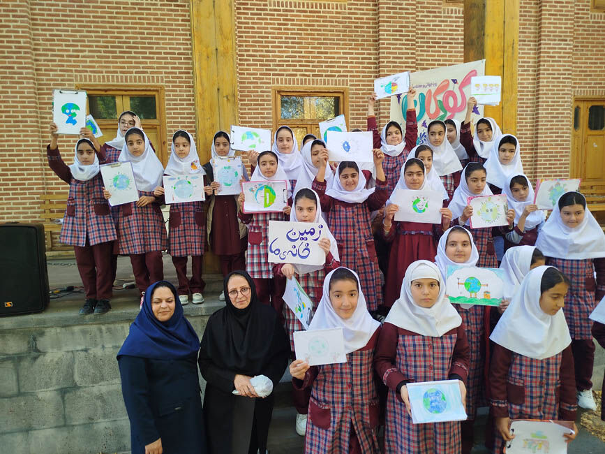 مراکز کانون در شهرهای انگوت، نمین و هشجین دومین روز از هفته ملی کودک را گرامی داشتند