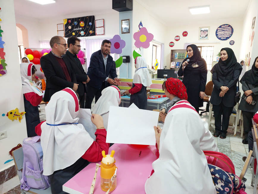 مراکز کانون در شهرهای انگوت، نمین و هشجین دومین روز از هفته ملی کودک را گرامی داشتند