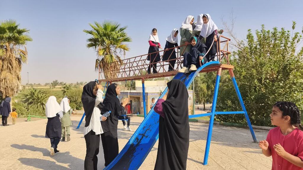 اردوی مشترک کانون و کمیته امداد برای حال خوش کودکان قصرشیرین برگزار شد
